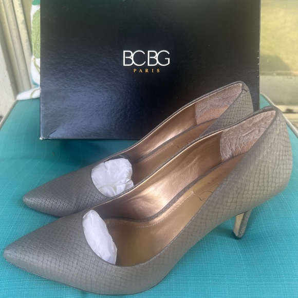 Gently loved BCBG heels - Picture 1 of 9